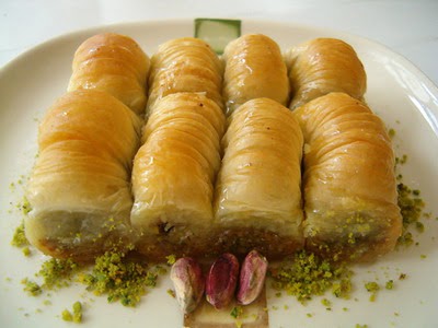 tatli gnder Essiz lezzette 1 kilo Fistikli Sari Burma Ankara Yenimahalle Acity Premium Outlet AVM cicekciler , cicek siparisi